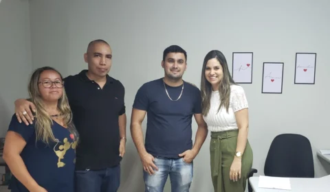 Família inclui ‘segundo pai’ em registro de menina em Manaus