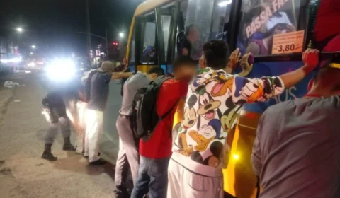 Doze pessoas são presas por diversos crimes em ação policial em Manaus