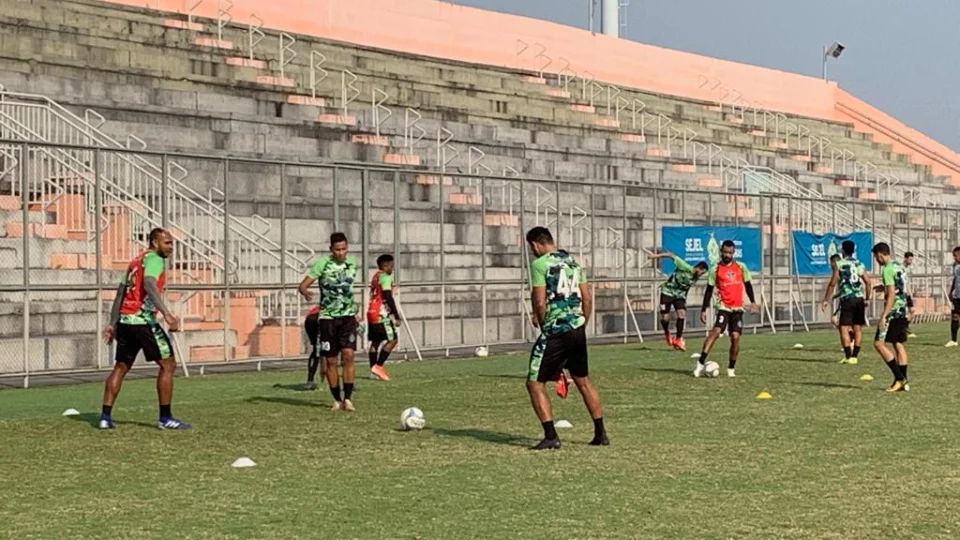 Manaus FC intensifica treinos para final; 30 mil ingressos já foram vendidos
