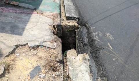Buraco em rua, no bairro da União, causa transtornos no acesso à avenida Mário Ypiranga