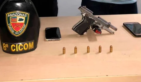 Cinco homens são presos com arma de fogo na Avenida Brasil