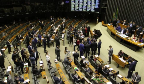 Câmara rejeita todos destaques e aprova reforma da Previdência