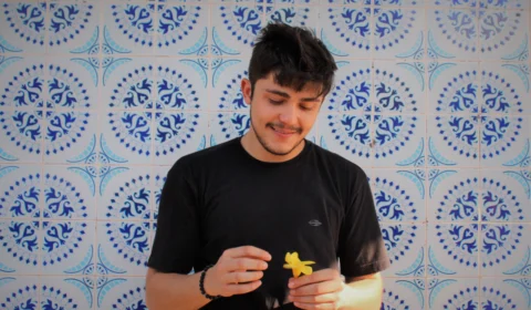 Cantor e compositor Santaella lança novo single nesta sexta (23)