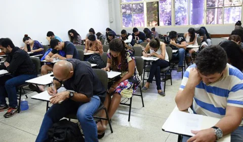 Encceja é aplicado neste domingo em 611 municípios brasileiros