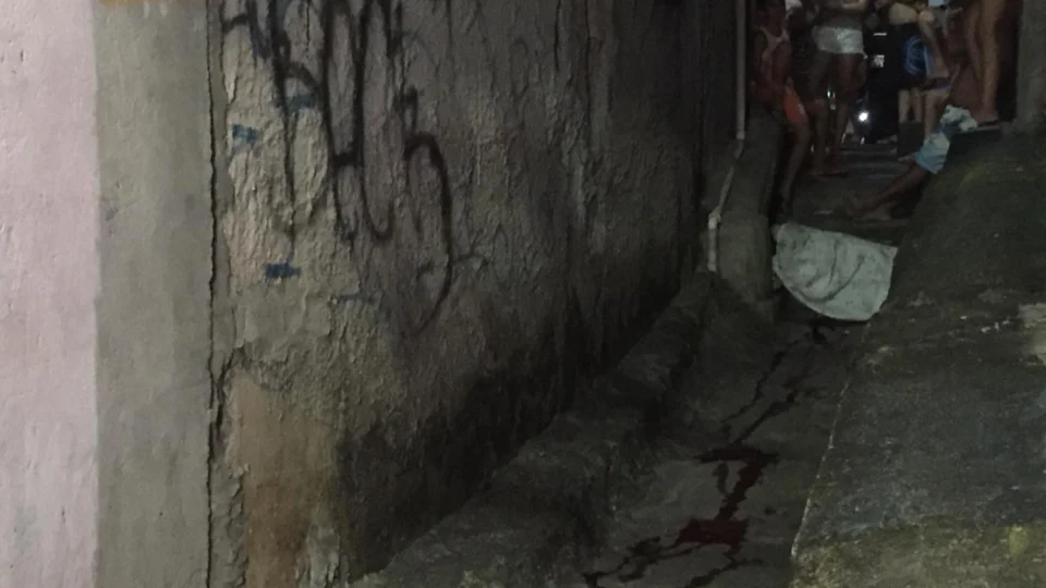 Jovem é assassinado com 4 tiros no bairro Alvorada 2