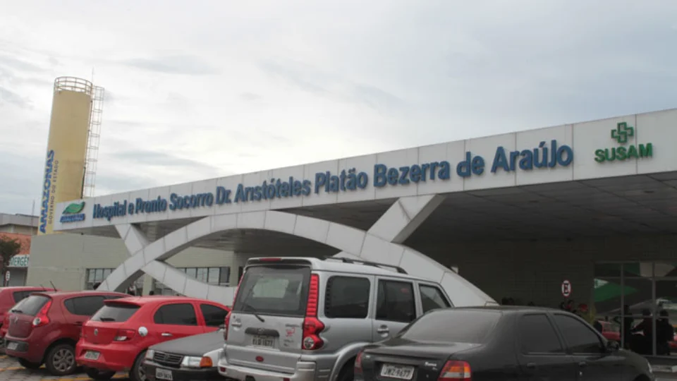 Mulher é baleada ao tentar defender o irmão em confusão