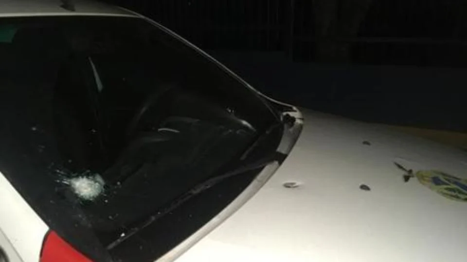 Assaltantes atiram em viatura da Polícia no Japiim