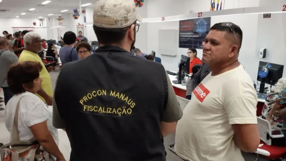 Fiscalização constata até falta de água para clientes em agência do Bradesco