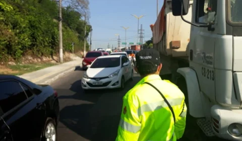 Por conta de obras, avenida Rodrigo Otávio tem congestionamento quilométrico nesta quinta