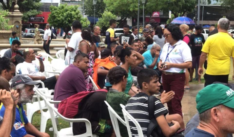 Ação de cidadania com moradores de rua no Centro de Manaus
