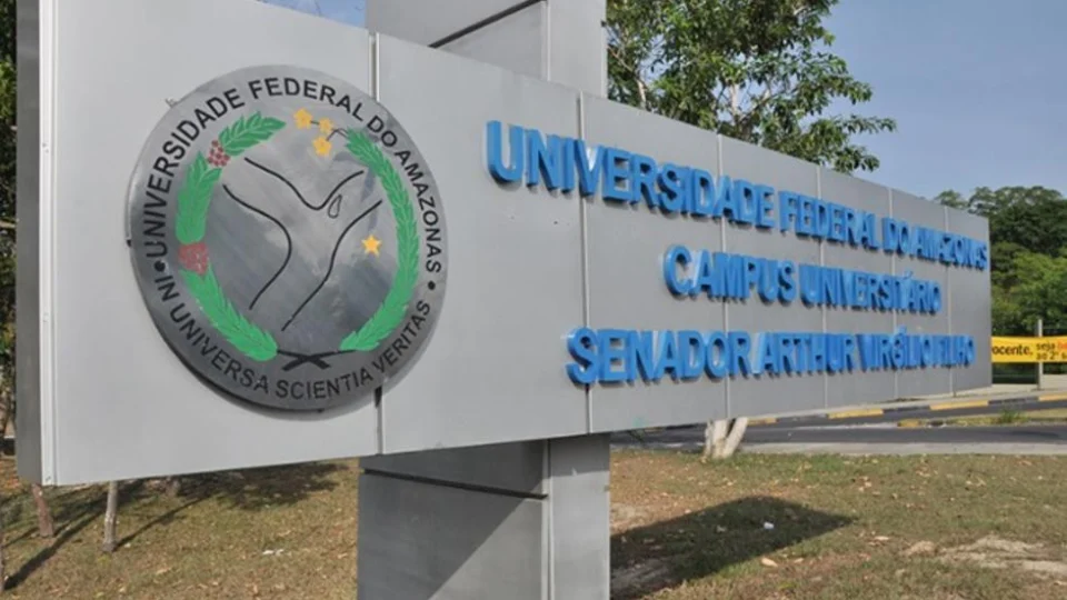 Ufam abre processo seletivo para professores no AM, com salário de até R$ 5,7 mil