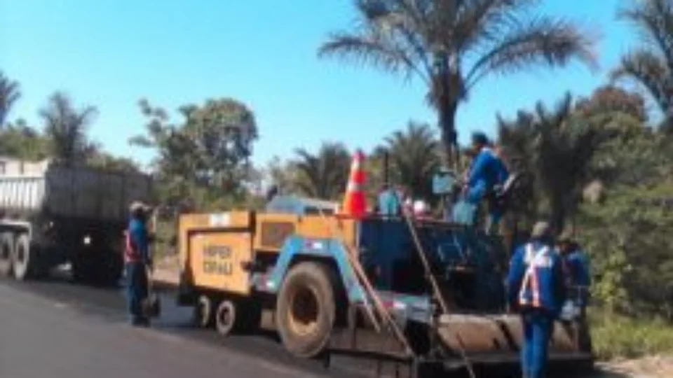 Oito quilômetros da Rodovia AM-070 são duplicados e mais uma etapa das obras é cumprida no estado