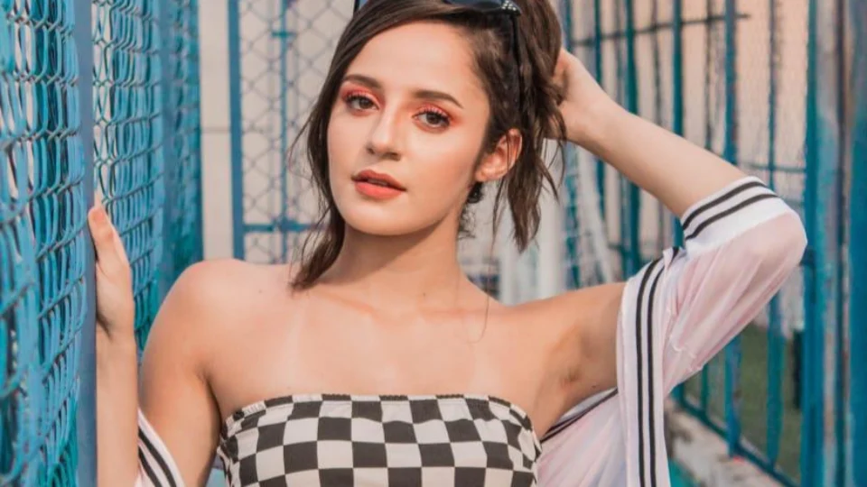 Marcella Bártholo já está em Manaus, cumprindo agenda de shows até domingo