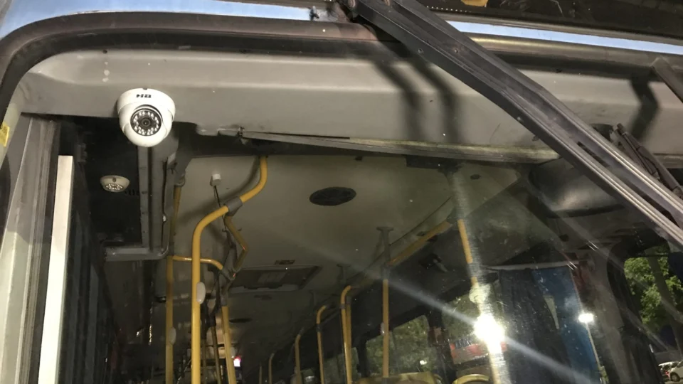 Ônibus da linha 450 é assaltado e motorista diz já está acostumado