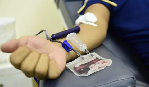 Com estoque de sangue crítico, Hemoam convoca doadores voluntários
