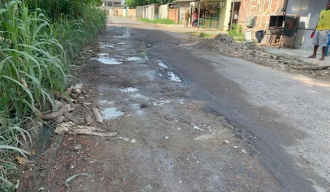 Morador do ‘Águas Claras’ já teve sua casa invadida por ônibus que tentou desviar de buracos