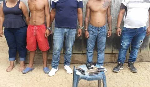 Polícia prende grupo suspeito de assaltos em Letícia, na Colômbia, escondidos em casa em Tabatinga