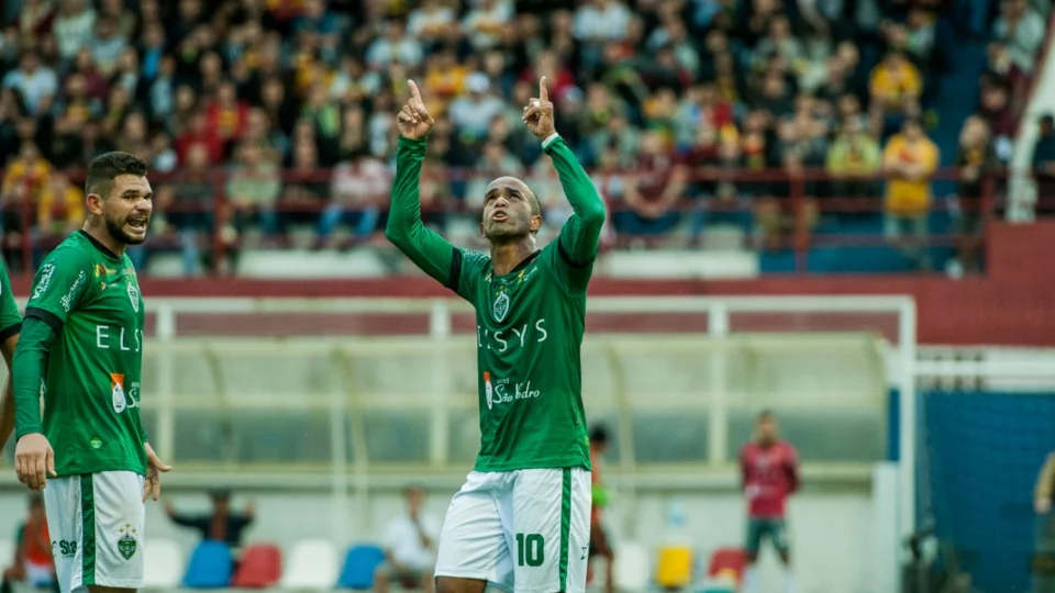 Rossini renova com o Manaus FC por mais uma temporada