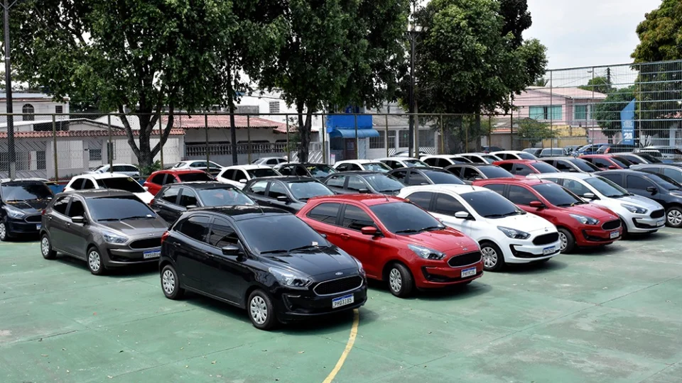 Polícia desarticula esquema de venda fraudulenta de veículos e recupera 73 carros
