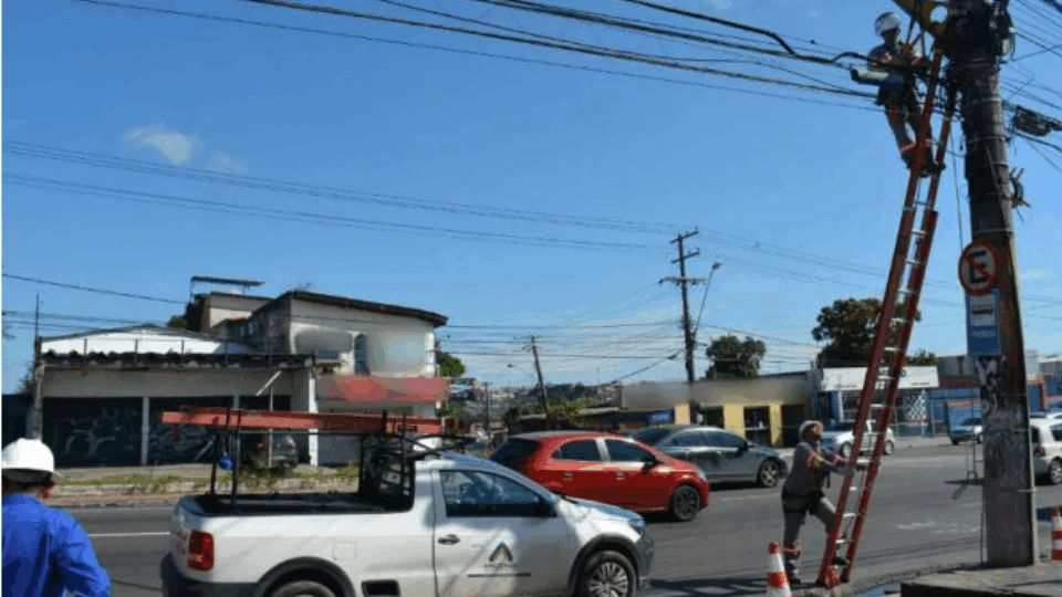 Amazonas Energia apura denúncias de furto de energia no bairro Terra Nova