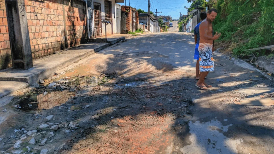 Retornamos! Após dois meses, crateras persistem em ruas do Colônia Terra Nova