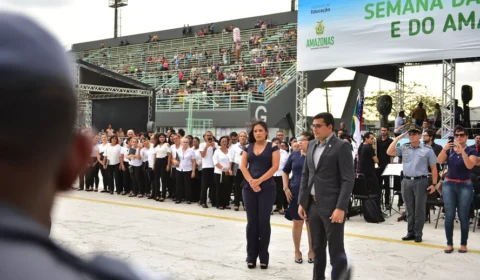 Governador Wilson Lima participa do desfile cívico escolar no Sambódromo