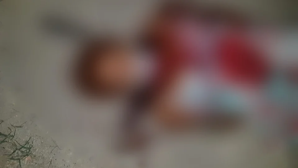 Corpo de mulher com faca cravada na cabeça é deixado em quintal de casa na zona Leste de Manaus