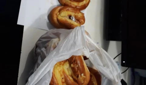 Jovem é preso ao tentar levar droga dentro de pão doce para detento