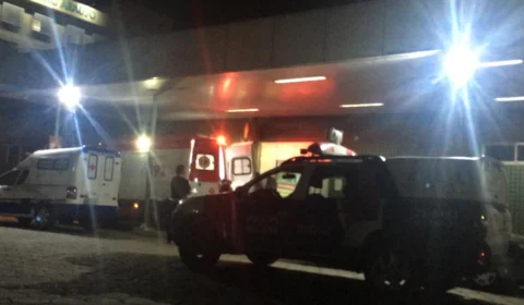 Novinho é baleado com tiro na barriga após ser surpreendido por vários homens em rua