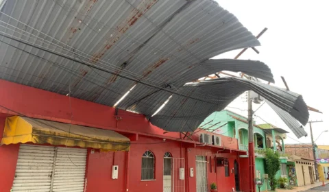 Temporal provoca falta de energia e água para população em Manaus