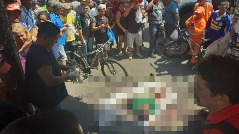 Vendedor ambulante é morto a facadas no Centro de Manaus durante discussão com colegas de trabalho