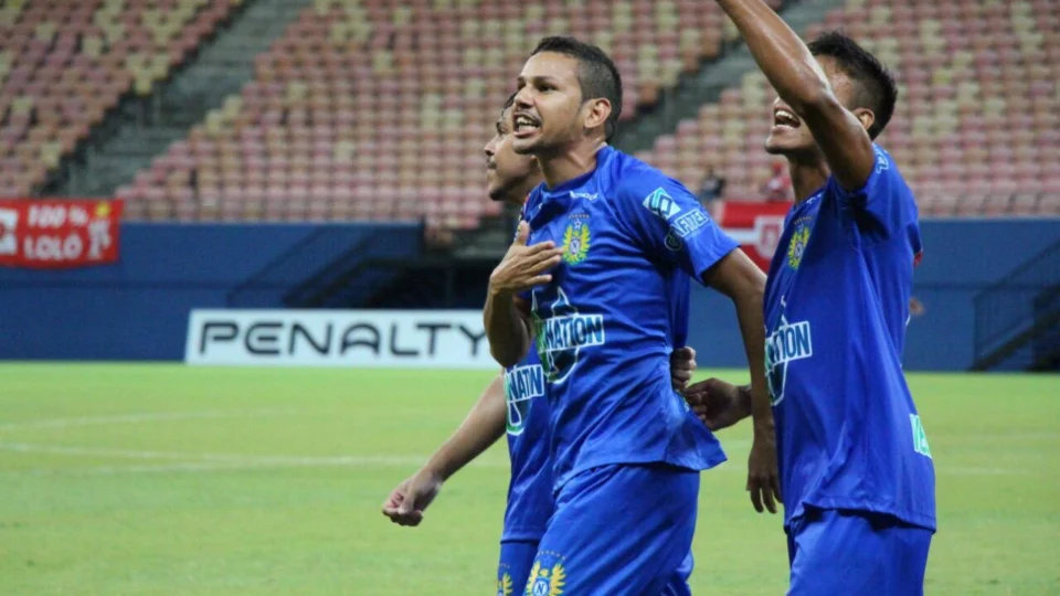 Nacional renova contrato com Romarinho