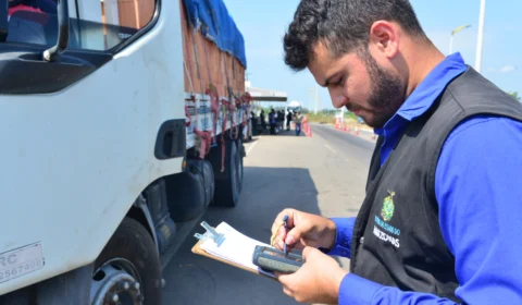 Operação ‘Tacógrafo Seguro’ notifica 42 veículos por irregularidades na AM-070