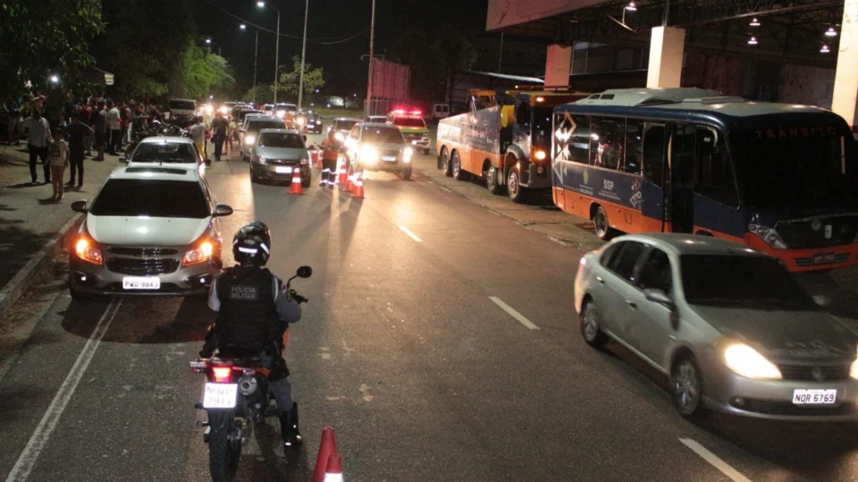 30 motoristas alcoolizados são flagrados, durante Fiscalização da Lei Seca, em Manaus