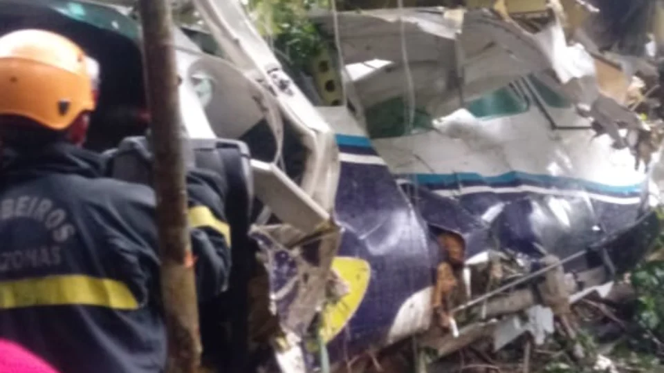 A queda do avião com servidores do Governo do Amazonas, em imagens