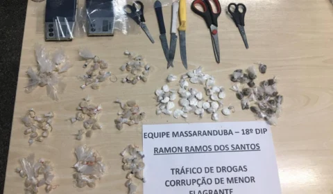 Adolescente de 15 anos é apreendido com drogas preparadas para o tráfico