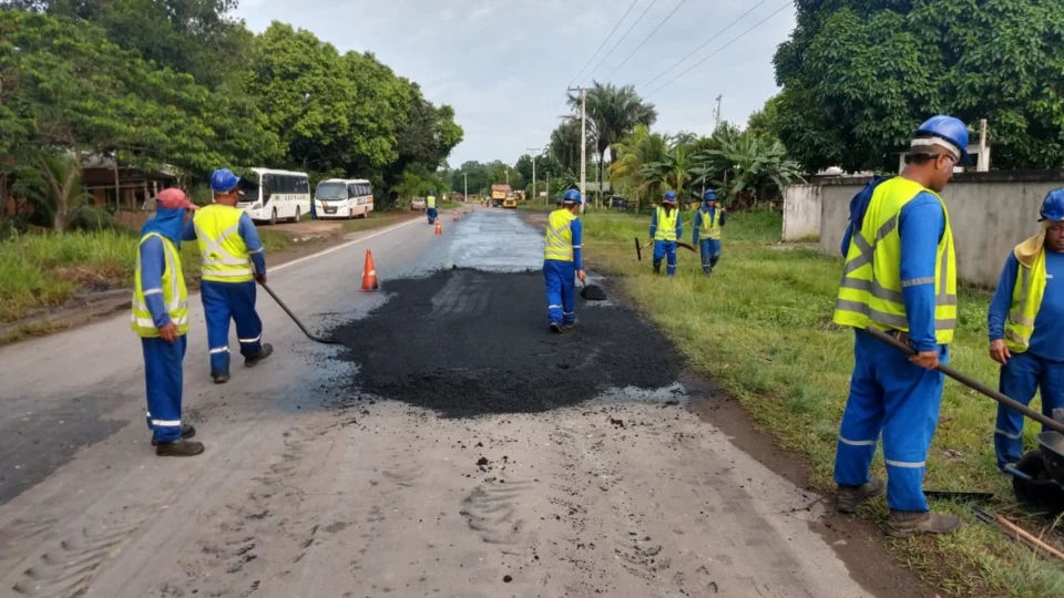 Obras na rodovia AM-010 (Manaus-Itacoatiara) seguem em execução