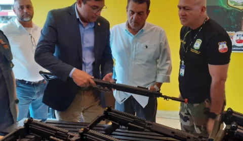 Governador Wilson Lima entrega 24,7 mil suprimentos para segurança pública