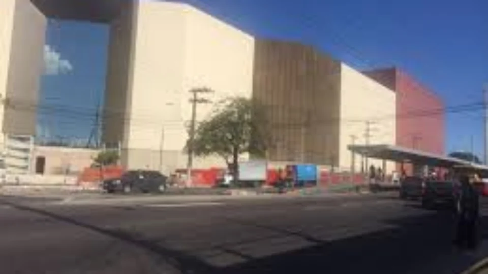 Tarado é preso por abuso sexual de menino em banheiro de shopping em Manaus