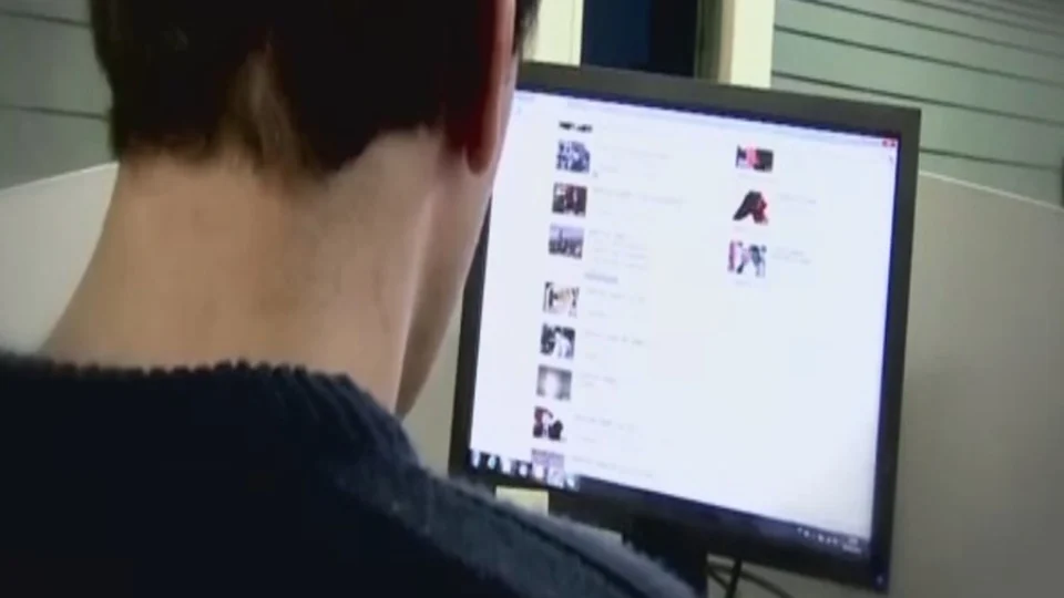 Compartilhar ou ter imagens de teor sexual de crianças ou adolescentes pode levar a prisão por até 8 anos