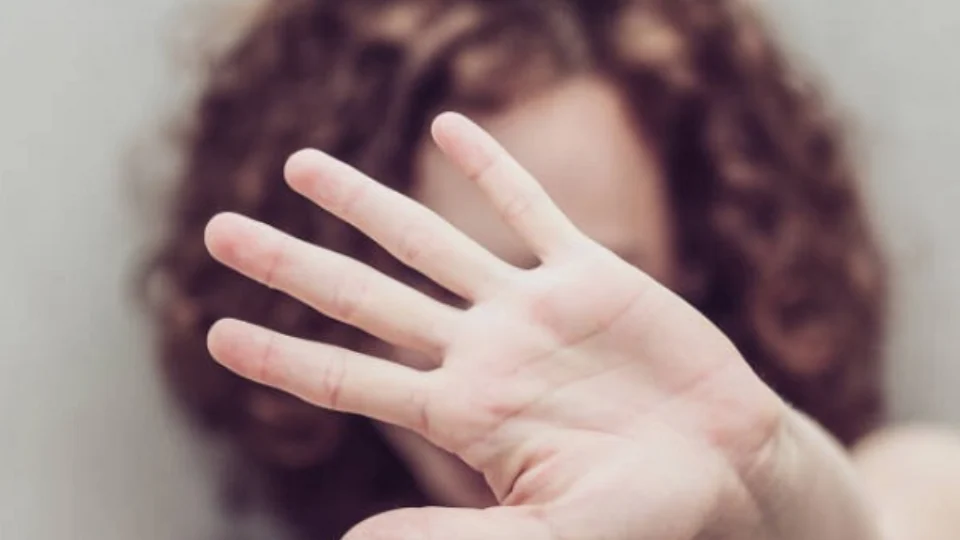 Polícia apreende adolescente denunciado por estuprar a própria prima, em Iranduba