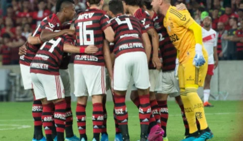 Líder, Flamengo supera Athletico-PR em Curitiba e vence por 2 x 0