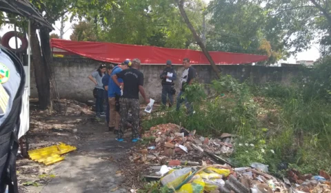 Corpo de homem é encontrado em terreno baldio com marcas de terçado na cabeça, no bairro Cidade Nova