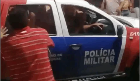 Incêndio em lanchonete, no Cidade de Deus, mobiliza Polícia, Corpo de Bombeiros e moradores. Veja o Vídeo!