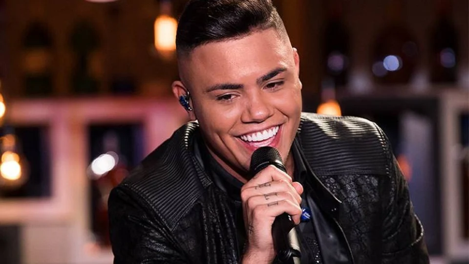Felipe Araújo apresenta seu novo single em Manaus na véspera de feriado