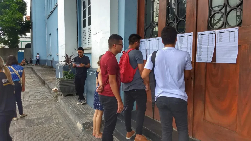 Concurso TJAM: candidatos a cargos de Nível Médio realizam prova na tarde deste domingo (13)