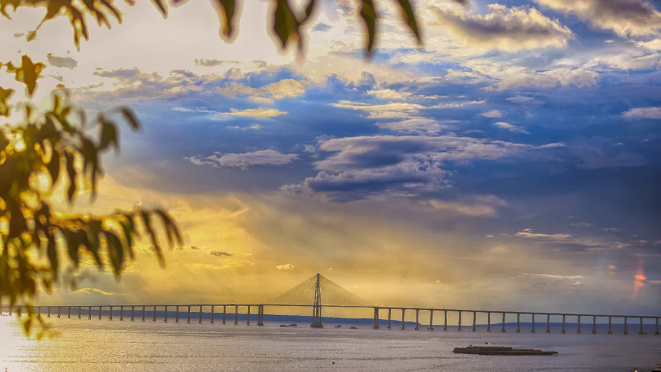 No aniversário de Manaus, Ponte Rio Negro completa oito anos de existência