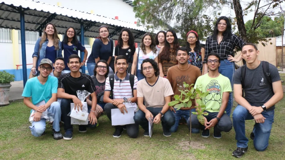 Vinte ex-alunos da rede estadual viajam ao Canadá pelo programa Amazonas Bilíngue