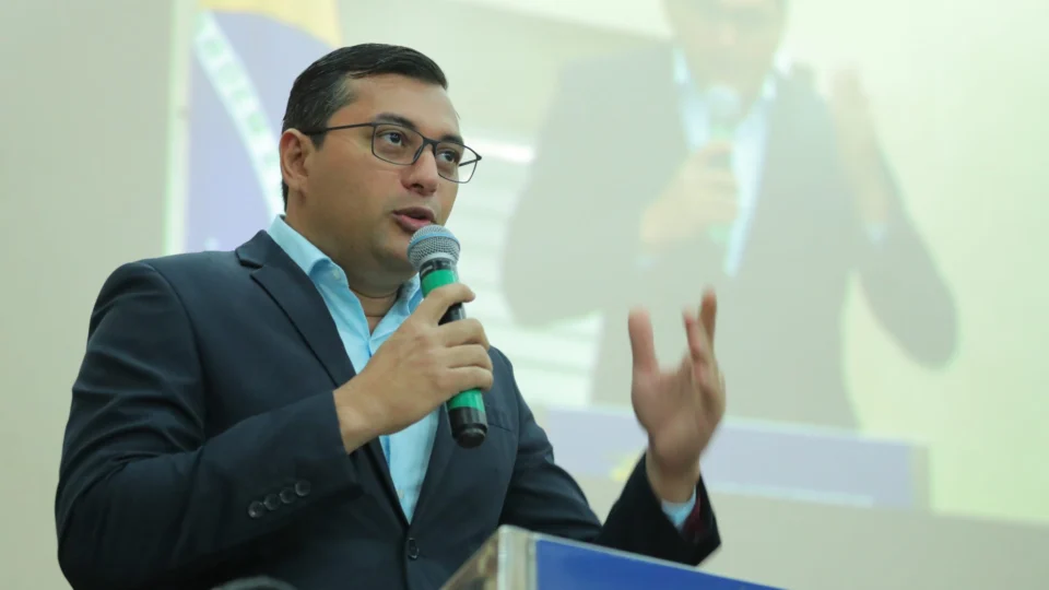 Concurso da Seduc: Wilson Lima assina nomeação de 3.714 professores e pedagogos aprovados no certame