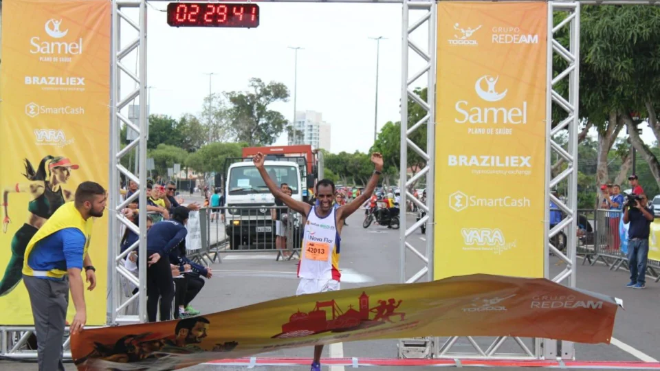 Maratona Internacional dá 50% de desconto em inscrição para quem doar brinquedos e alimentos
